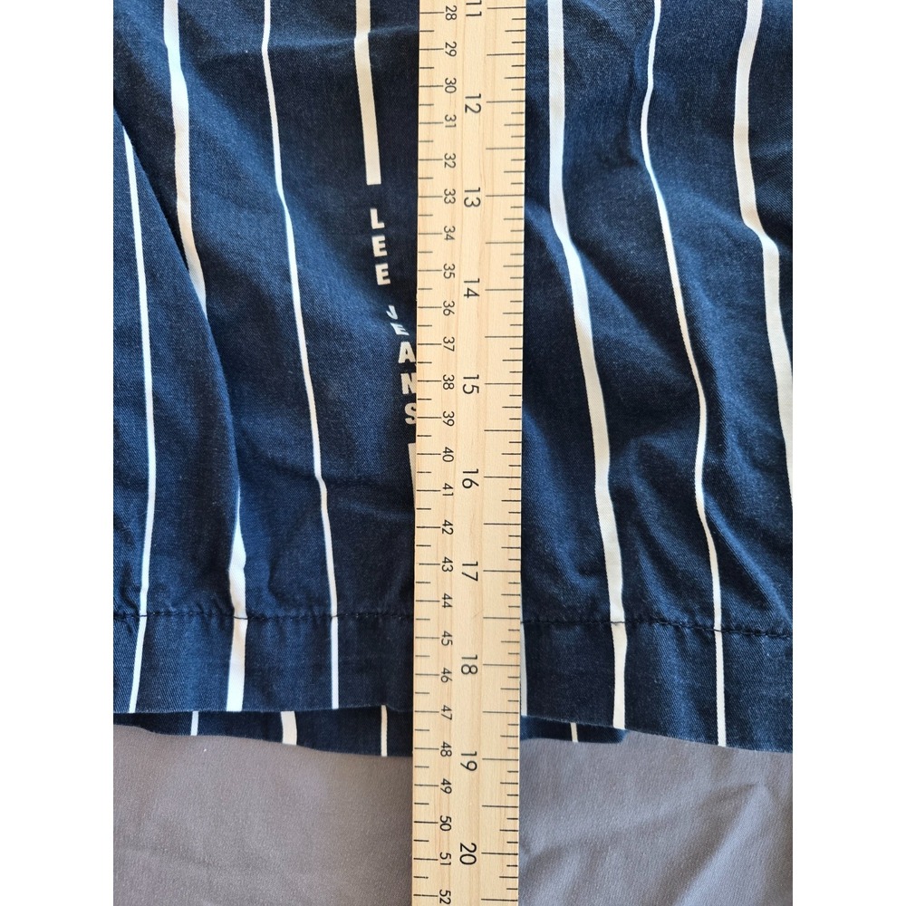Lee Bermuda Shorts Striped Nave Blue W31 90s Retro Old Money Minimalist - Picture 15 of 16